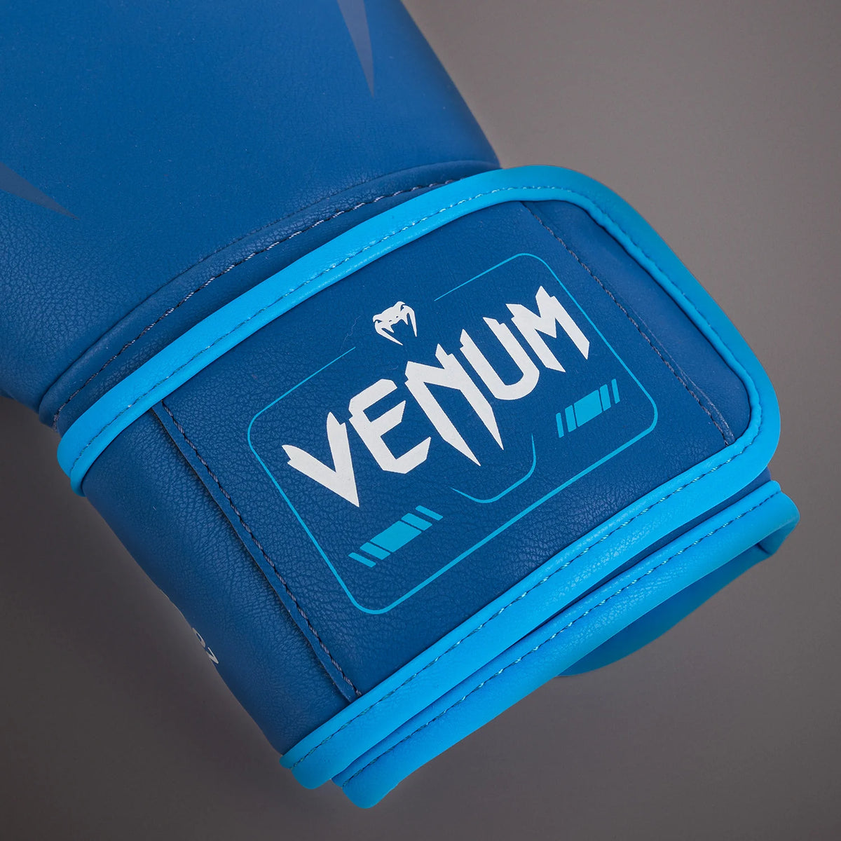 GANTS VENUM